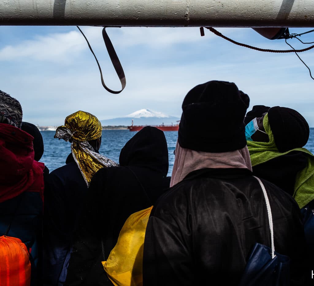 [TÉMOIGNAGE] « Les armes étaient partout sur moi. », Jenny rescapée à bord de l’Ocean Viking SOS Méditerranée