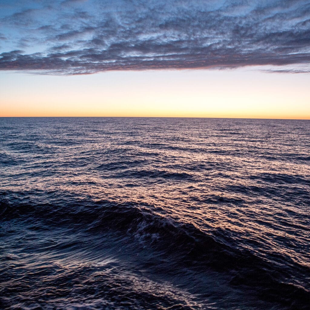 [TÉMOIGNAGE] Rita, rescapée secourue par l'Ocean Viking : « Quand tu cries, on te fouette même avec ton bébé qui pleure. » SOS Méditerranée