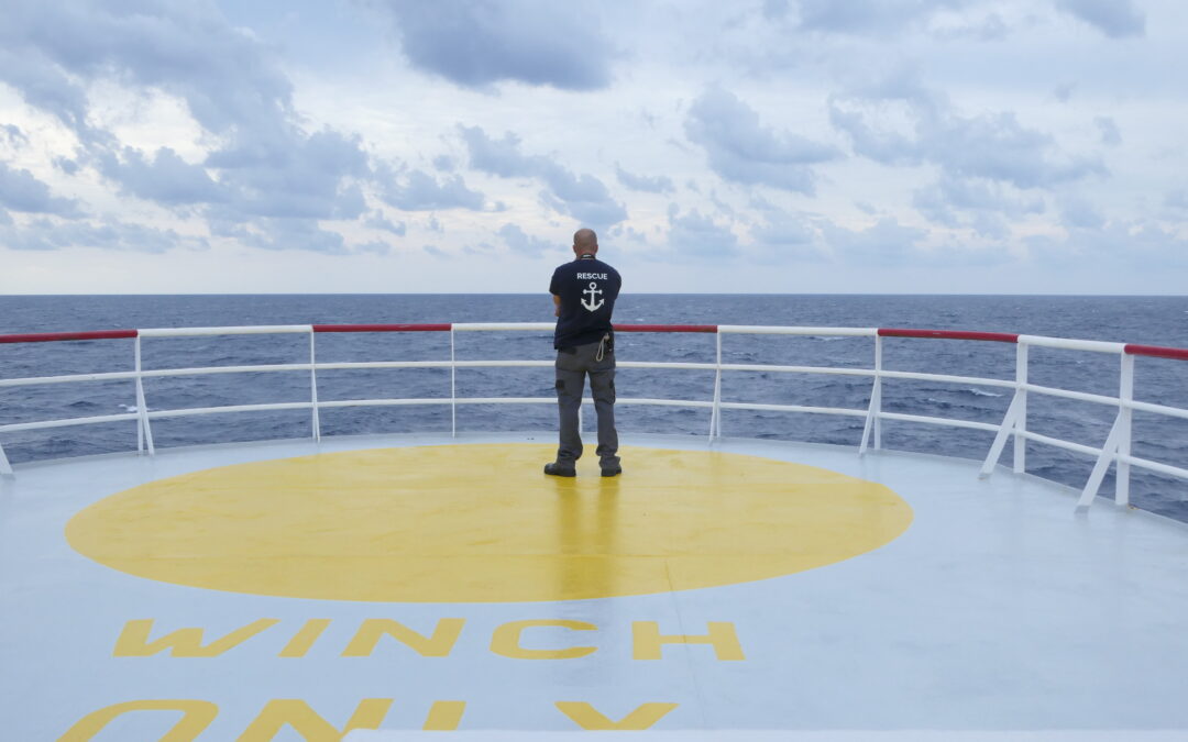 [ON VOUS EXPLIQUE]  La veille aux jumelles - Yohann, marin-sauveteur à bord de l’Ocean Viking SOS Méditerranée