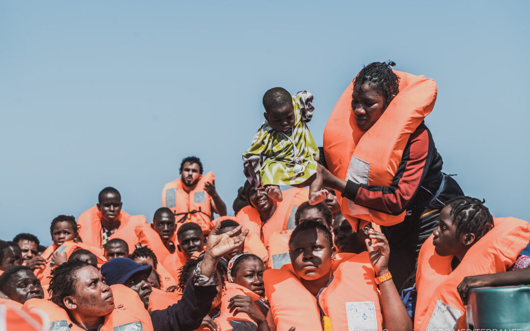 [COMMUNIQUÉ] L'Ocean Viking est confronté à un nouveau blocage en mer : un débarquement de toute urgence est nécessaire  SOS Méditerranée