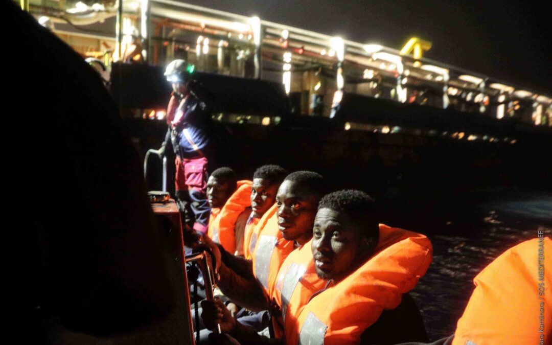 COMMUNIQUE    72 rescapés, victimes d’un naufrage mortel et d’une interception, en sécurité à bord de l’Aquarius SOS Méditerranée