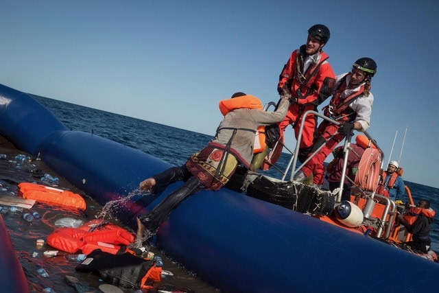Un “code de conduite pour les ONG”, seule réponse de l’Europe  à une crise humanitaire majeure? SOS Méditerranée